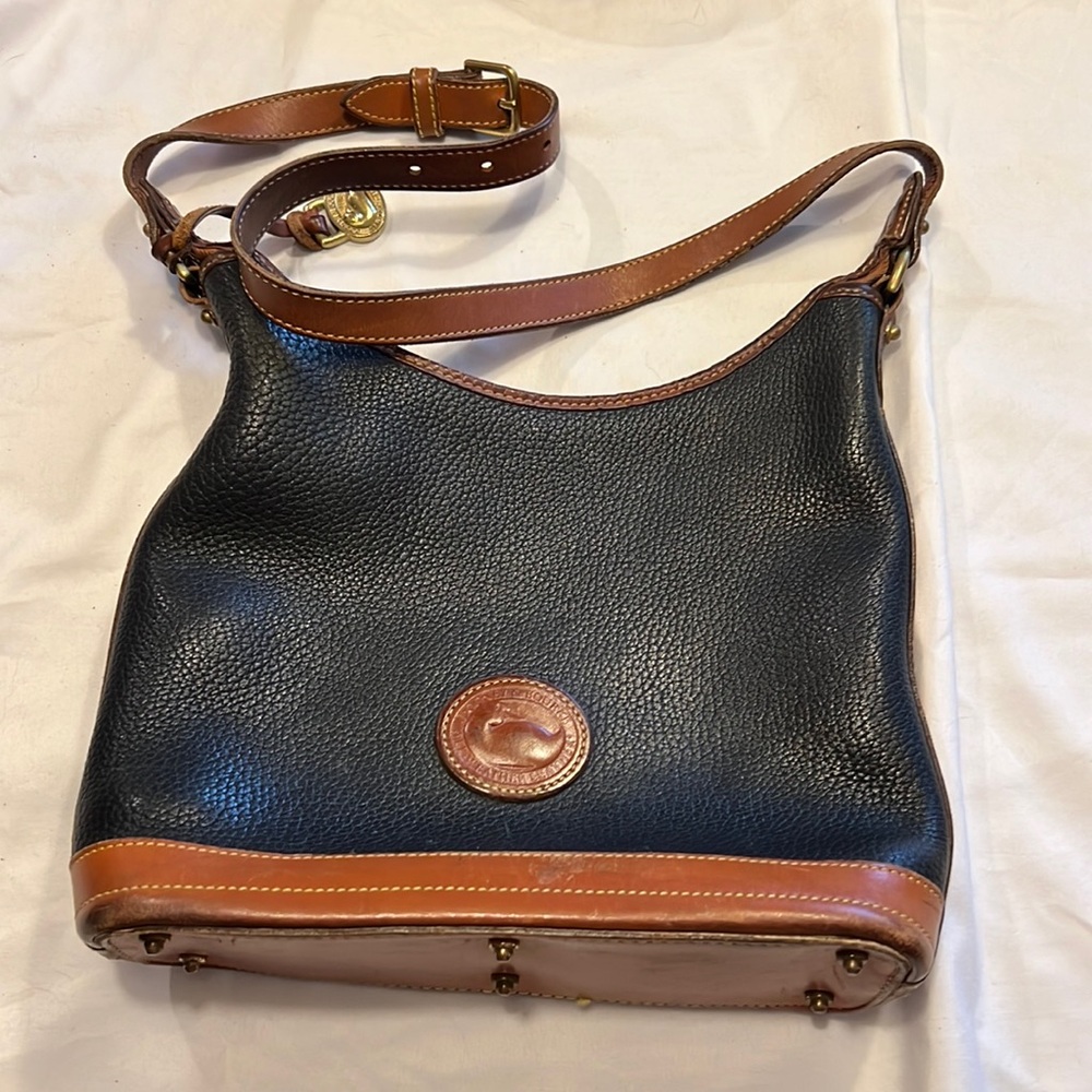Dooney & Bourke black pebbled leather shoulder bag